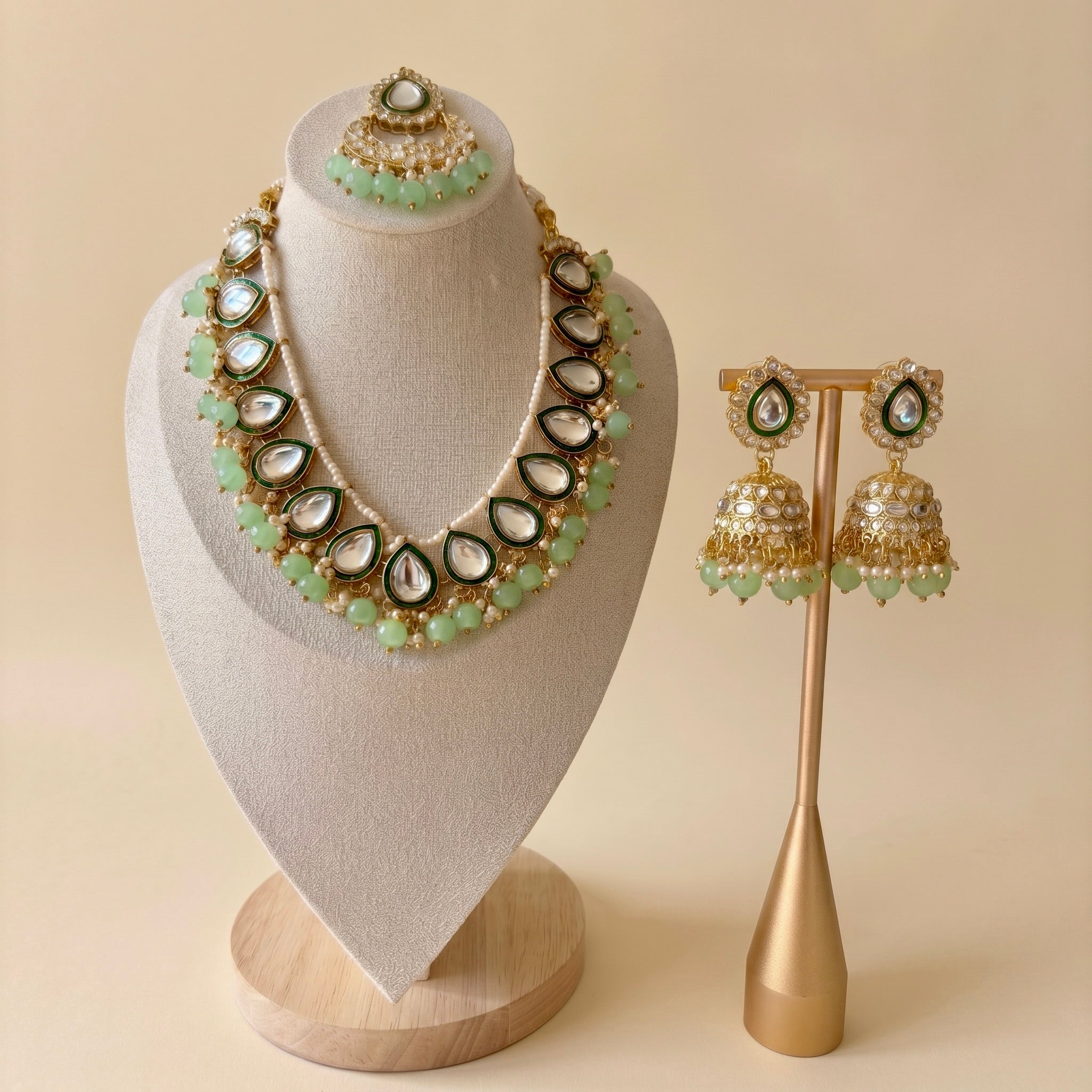Green necklace set
