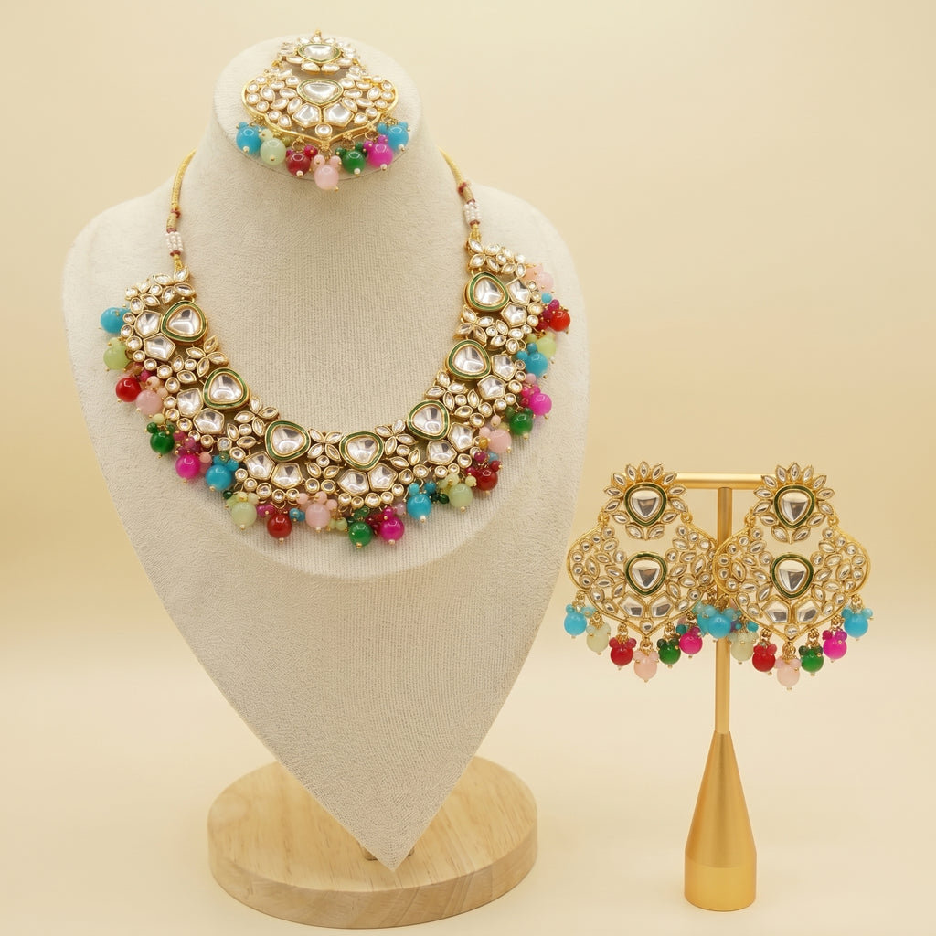 Multicoloured necklace set